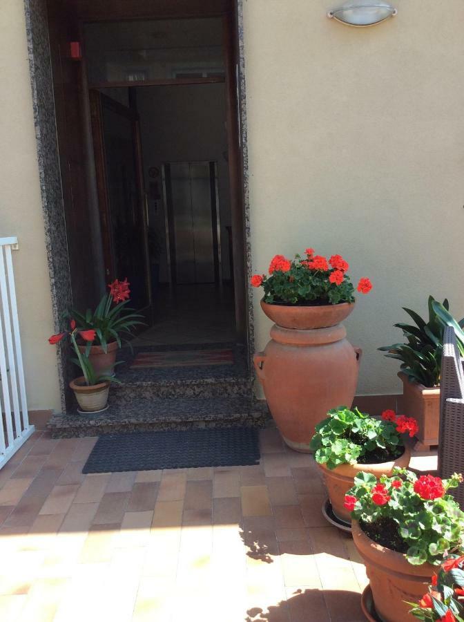 Casa Celeste Apartment Viareggio Exterior foto